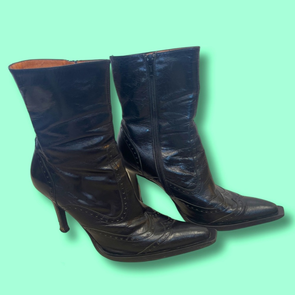 ALDO
Vintage leather cowgirl style boots!
3” heel